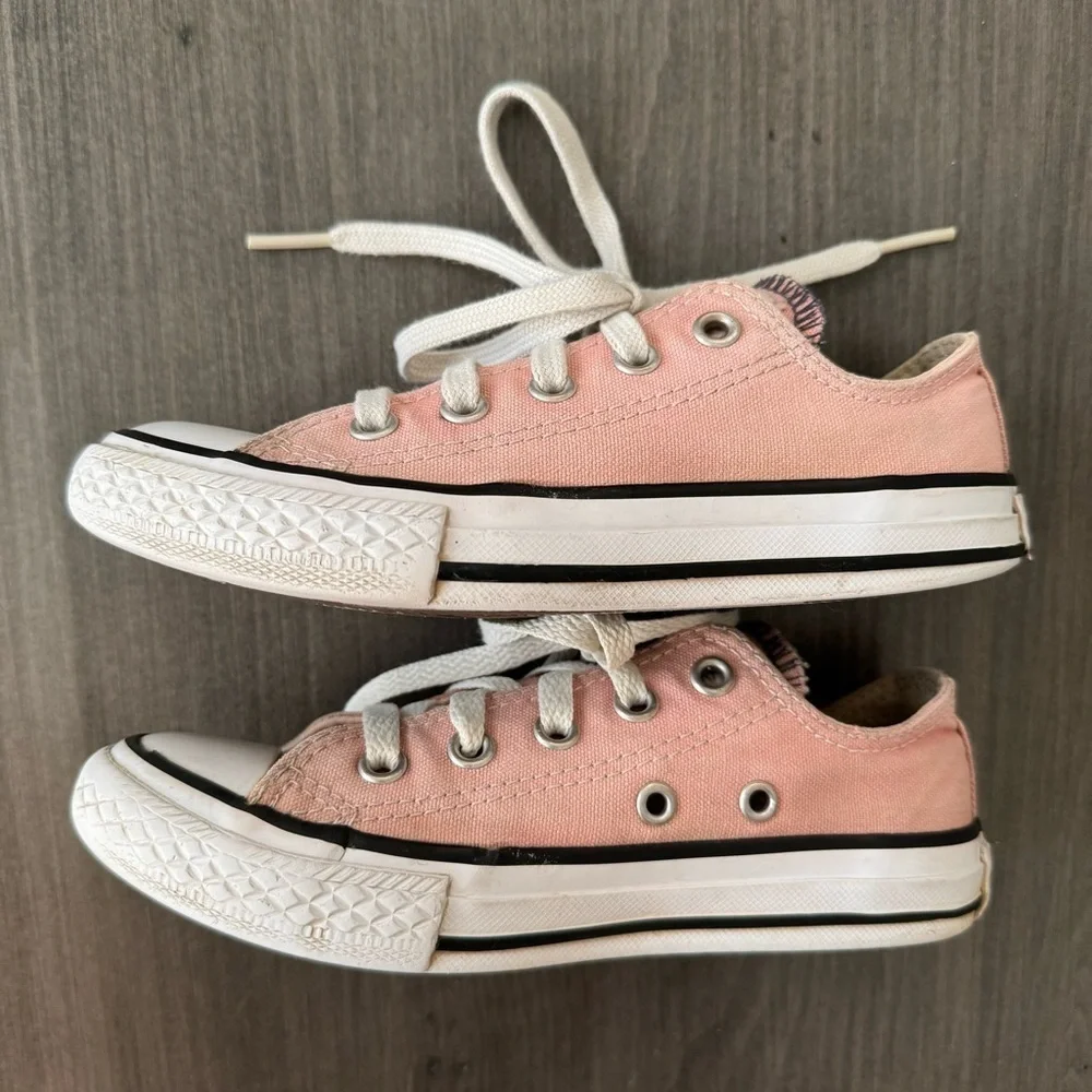 Converse All Star kids low top light pink canvas sneakers shoes size 12